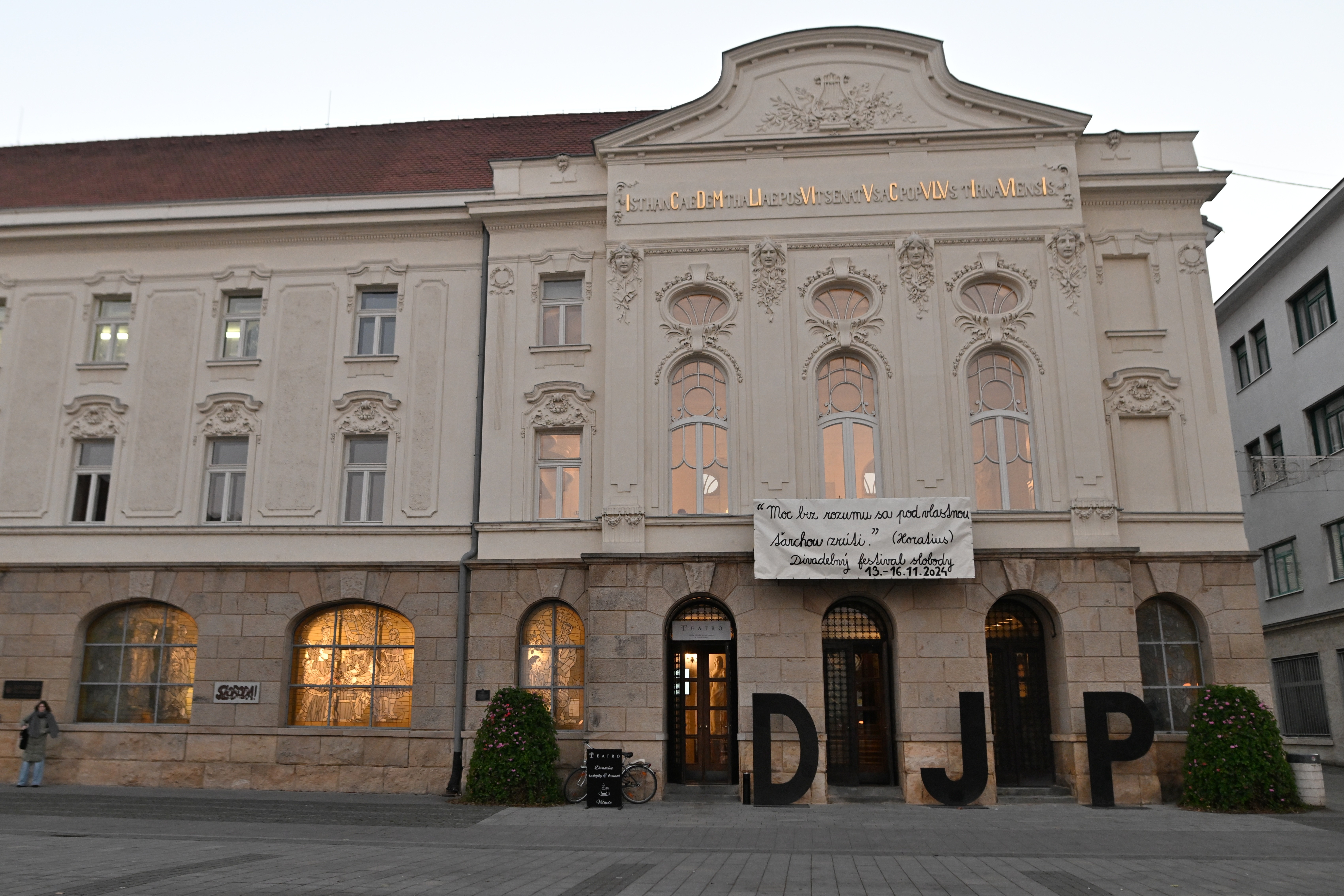 Budova Divadla Jána Palárika